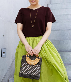 コクーンシルエットVネックニット