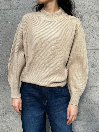 ハイネックボリュームスリーブニット