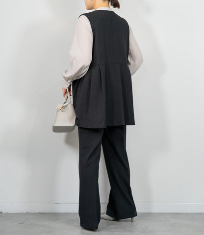 パウダーサテンギャザーブラウス