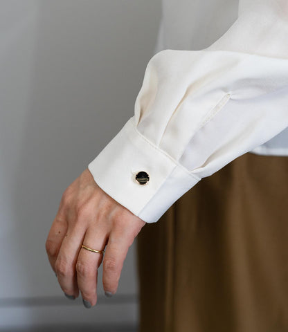 タックフレアブラウス