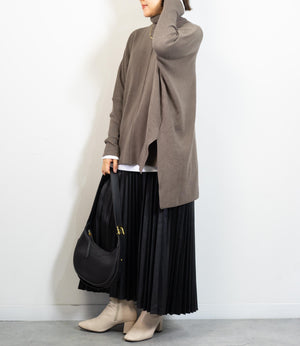 ハイネックポンチョニット