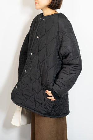 リバーシブルボアキルティングノーカラーアウター