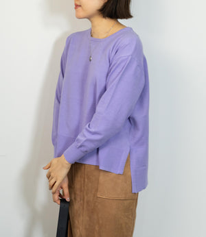 クルーネックサイドスリットニット