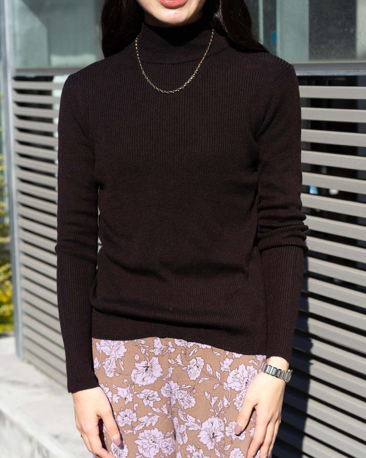 ソフトタッチタートルネックニット