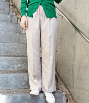 ナチュラルフレアシルエットパンツ