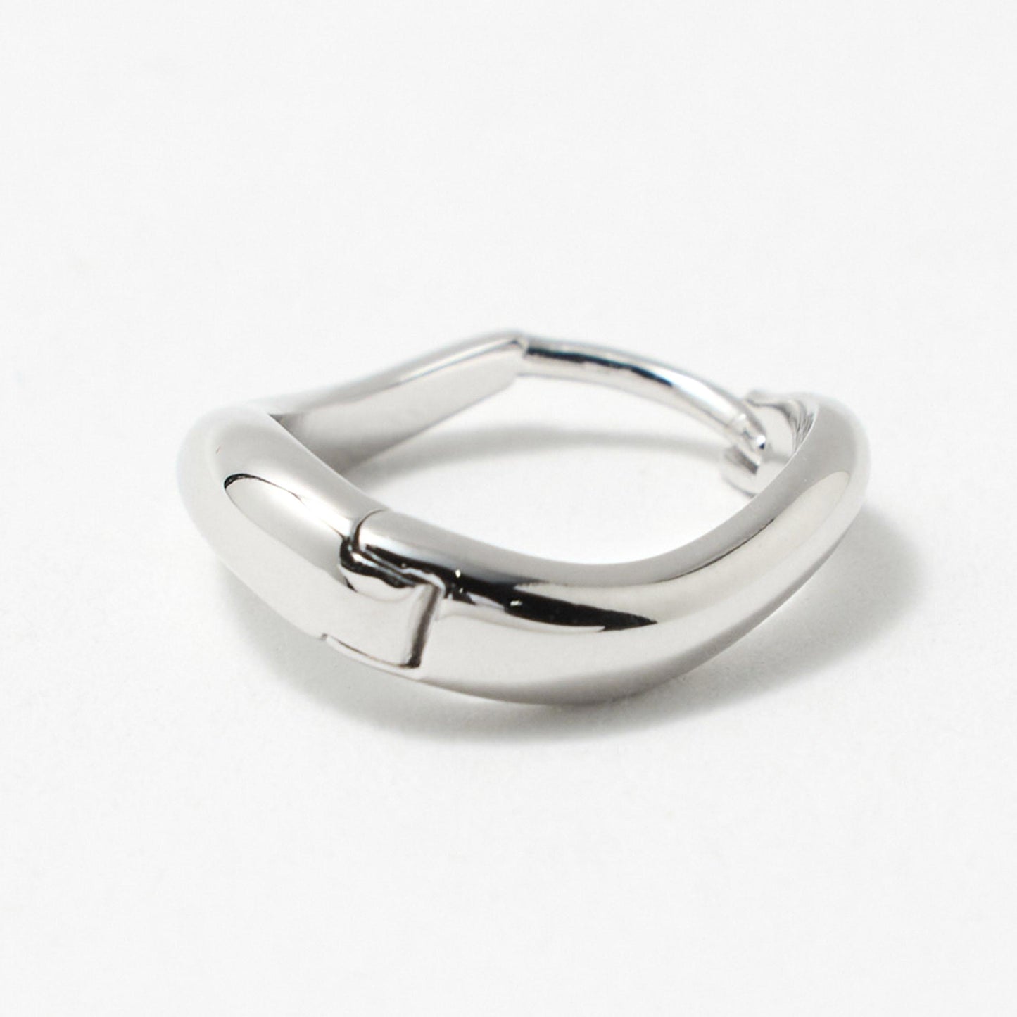 ツイスト フープ ピアス