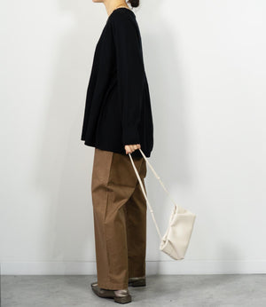 ペプラムシルエットニットプルオーバー