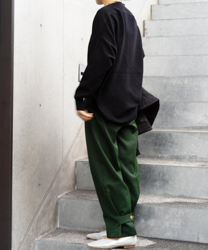 ボートネックニット