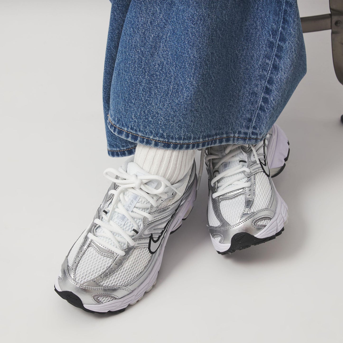 ＜NIKE＞エア マックス モト 2K スニーカー