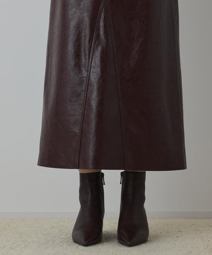 フェイクレザータイトスカート