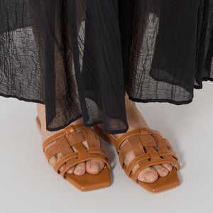 イントレフラット サンダル