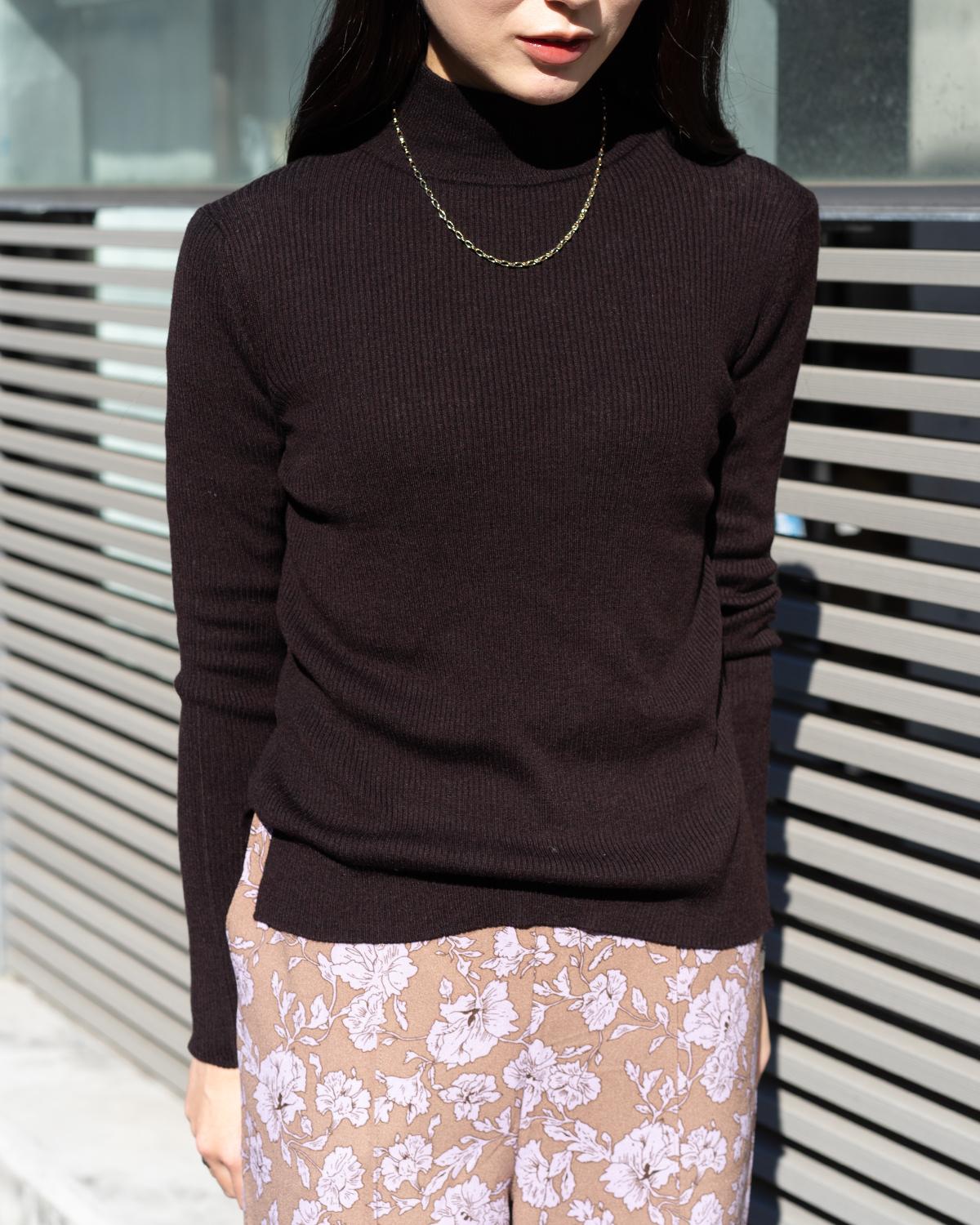 ソフトタッチタートルネックニット