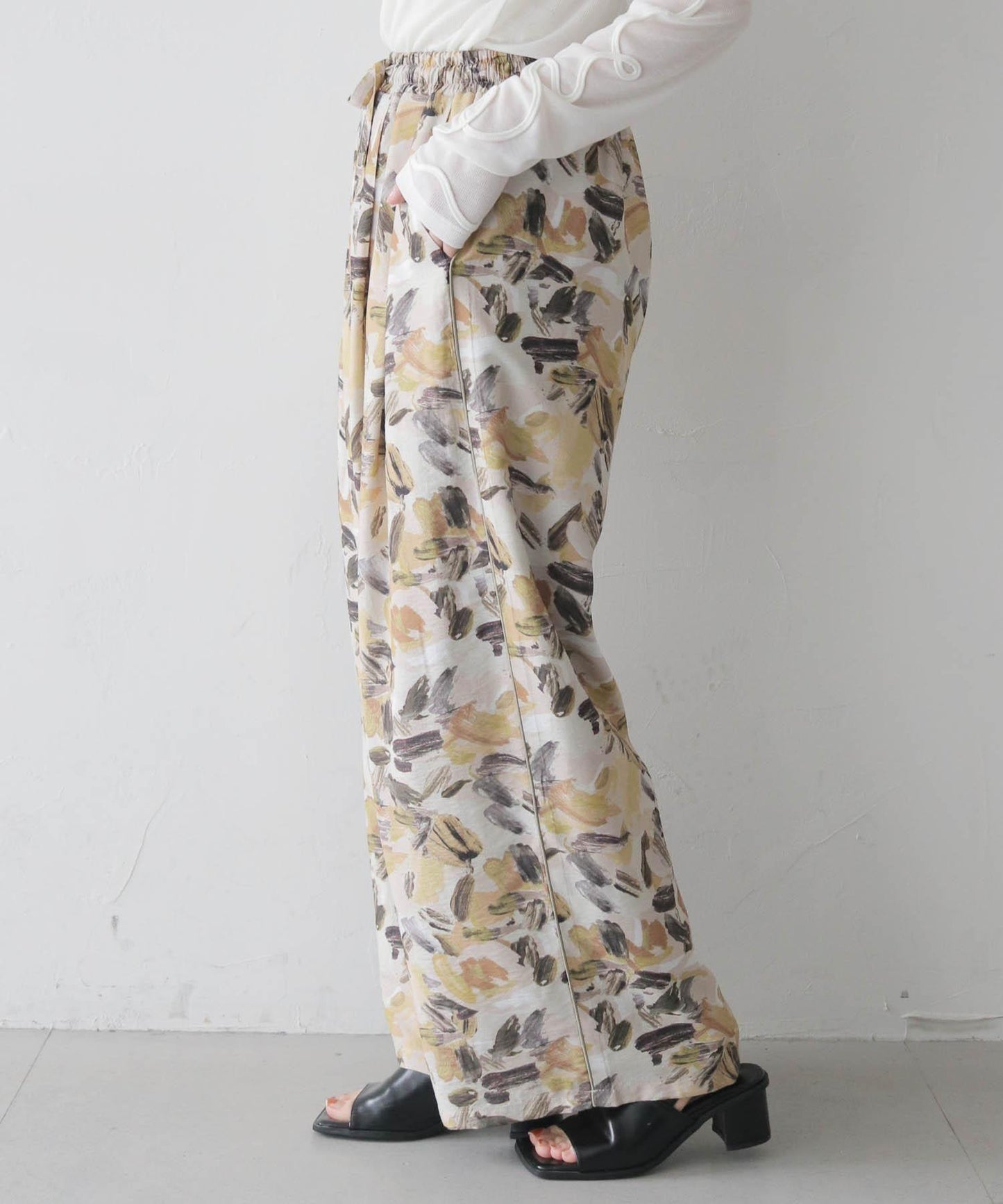 ペインティングフラワーイージーパンツ
