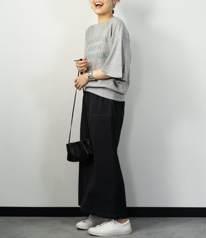 フレア袖レタリングTシャツ