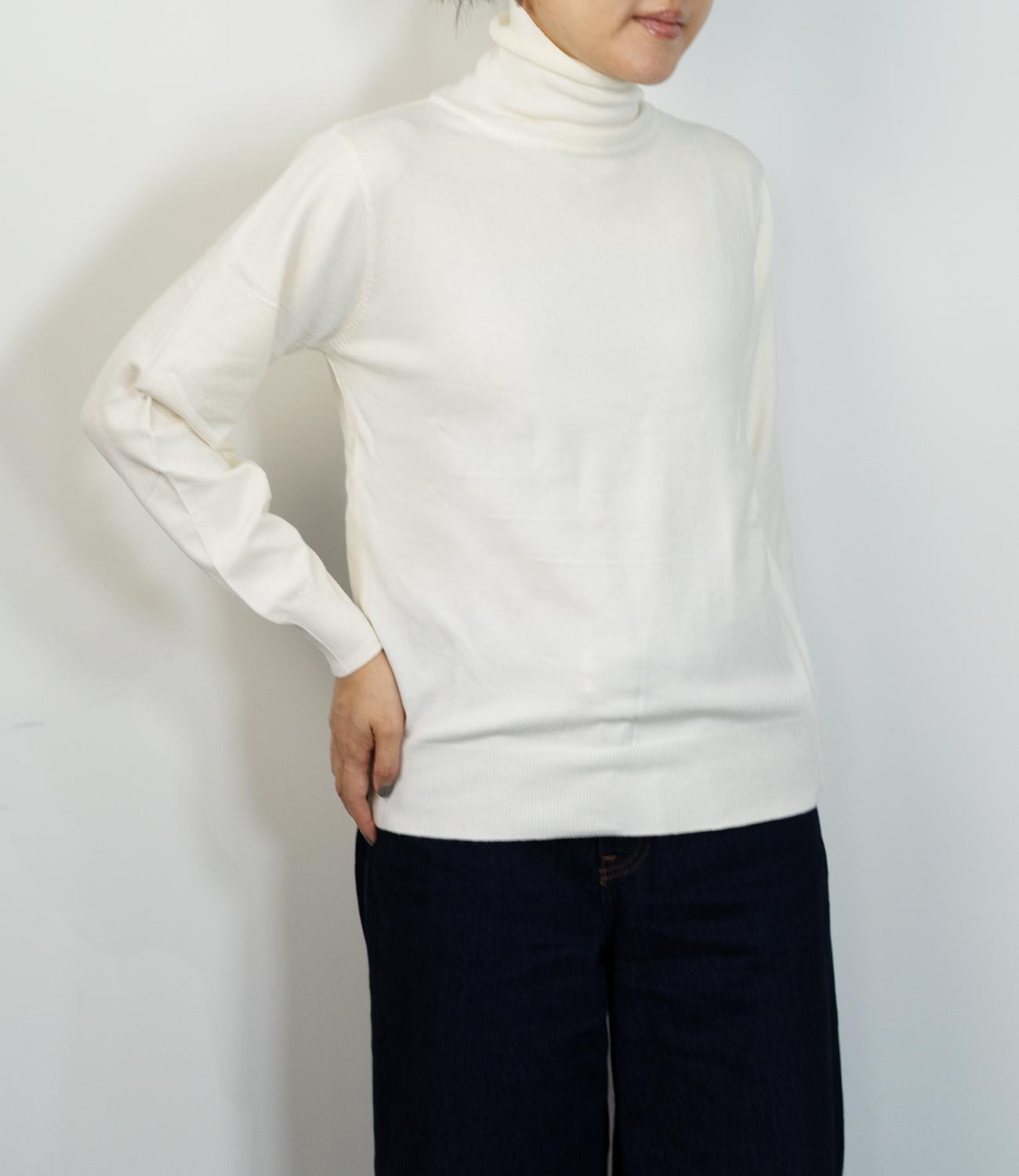 タートルネックソフトニット