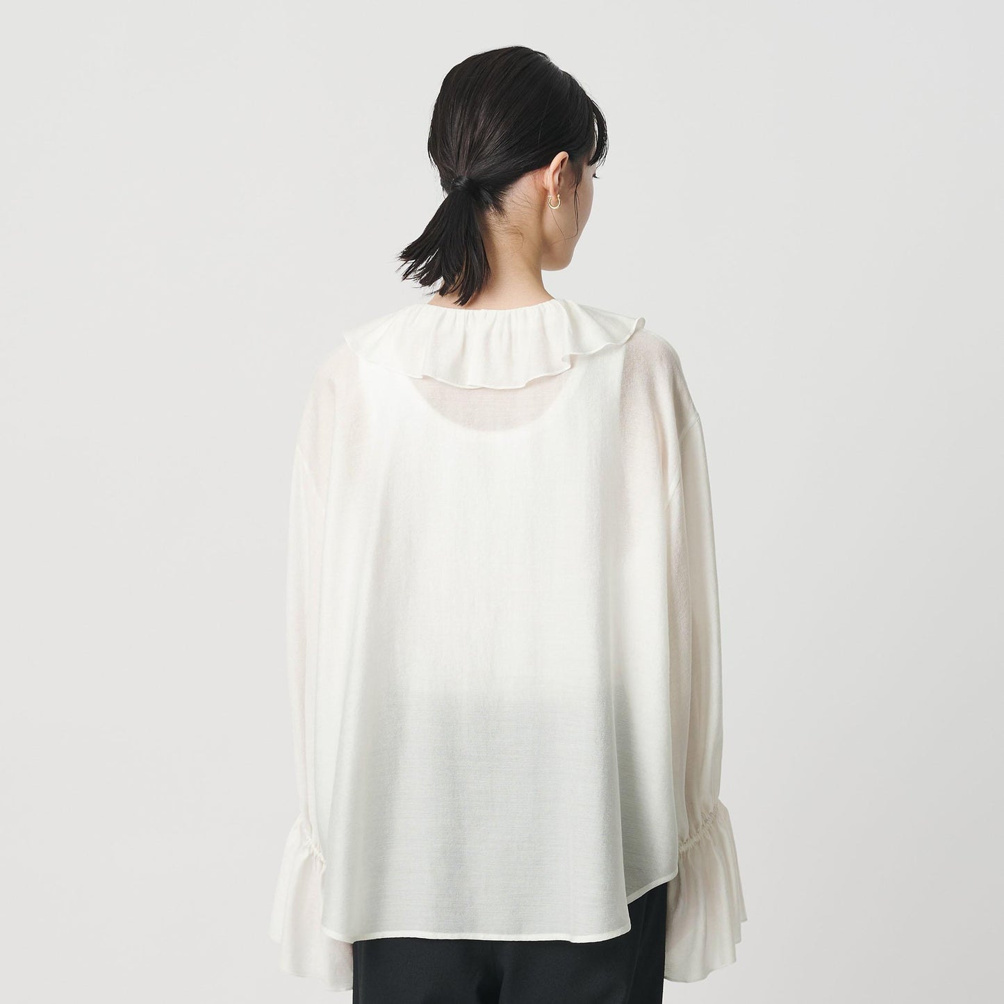 ラッフル スキッパーブラウス