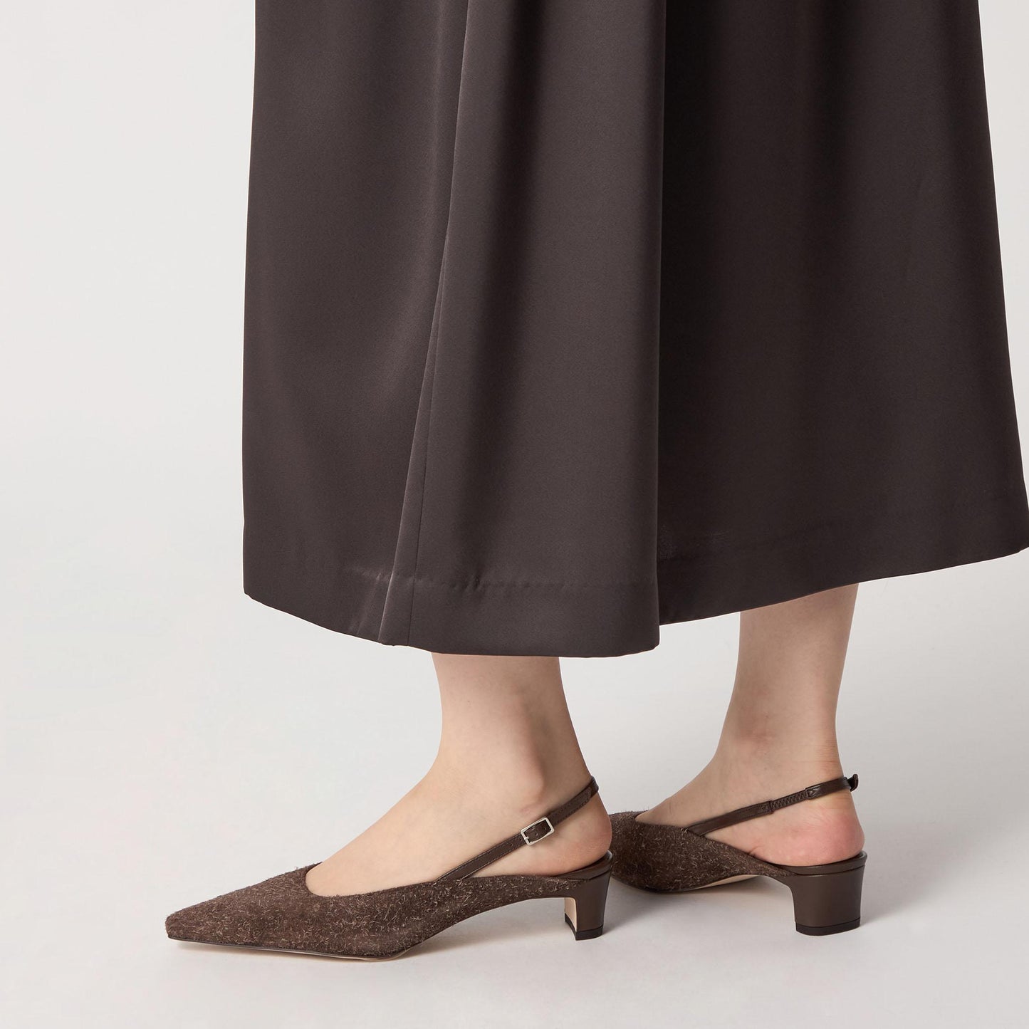 スクエアバックベルト パンプス40↓↑