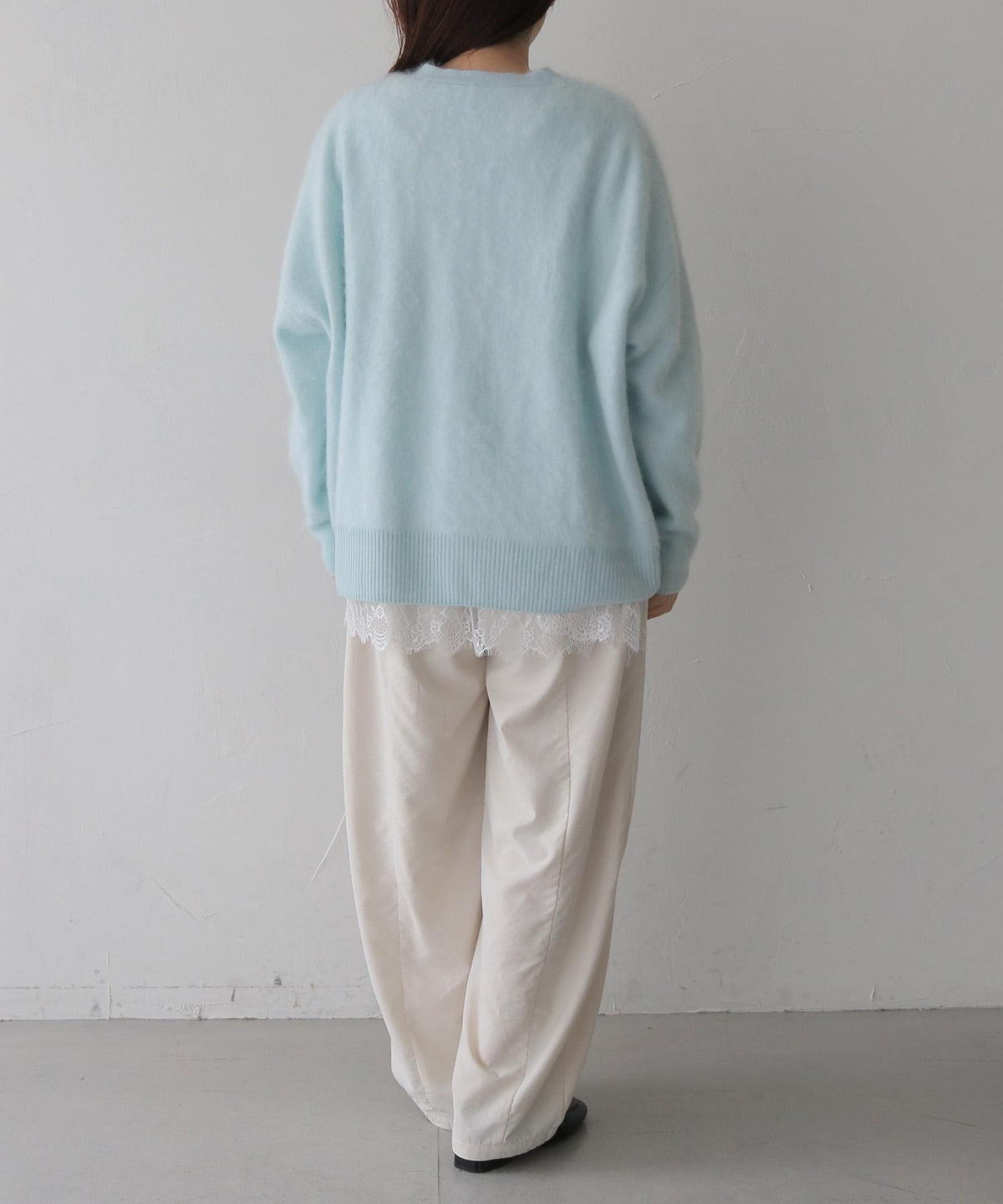 ウールカシミアVネックニット