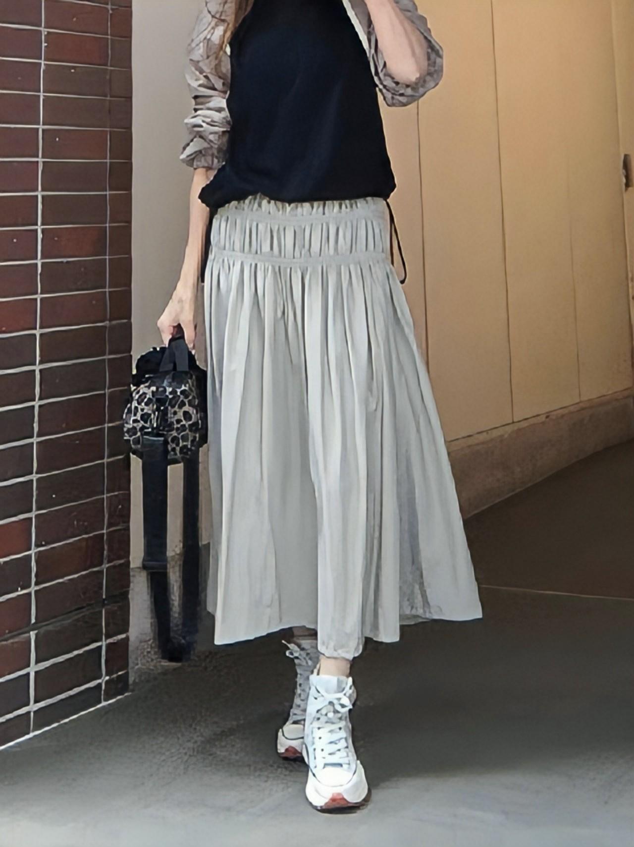 シャーリングフレアスカート