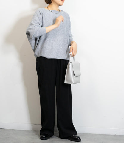 ボートネックラウンドニット