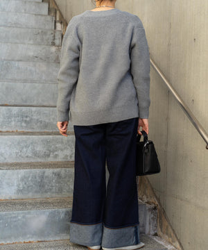 Vネックカーディガン