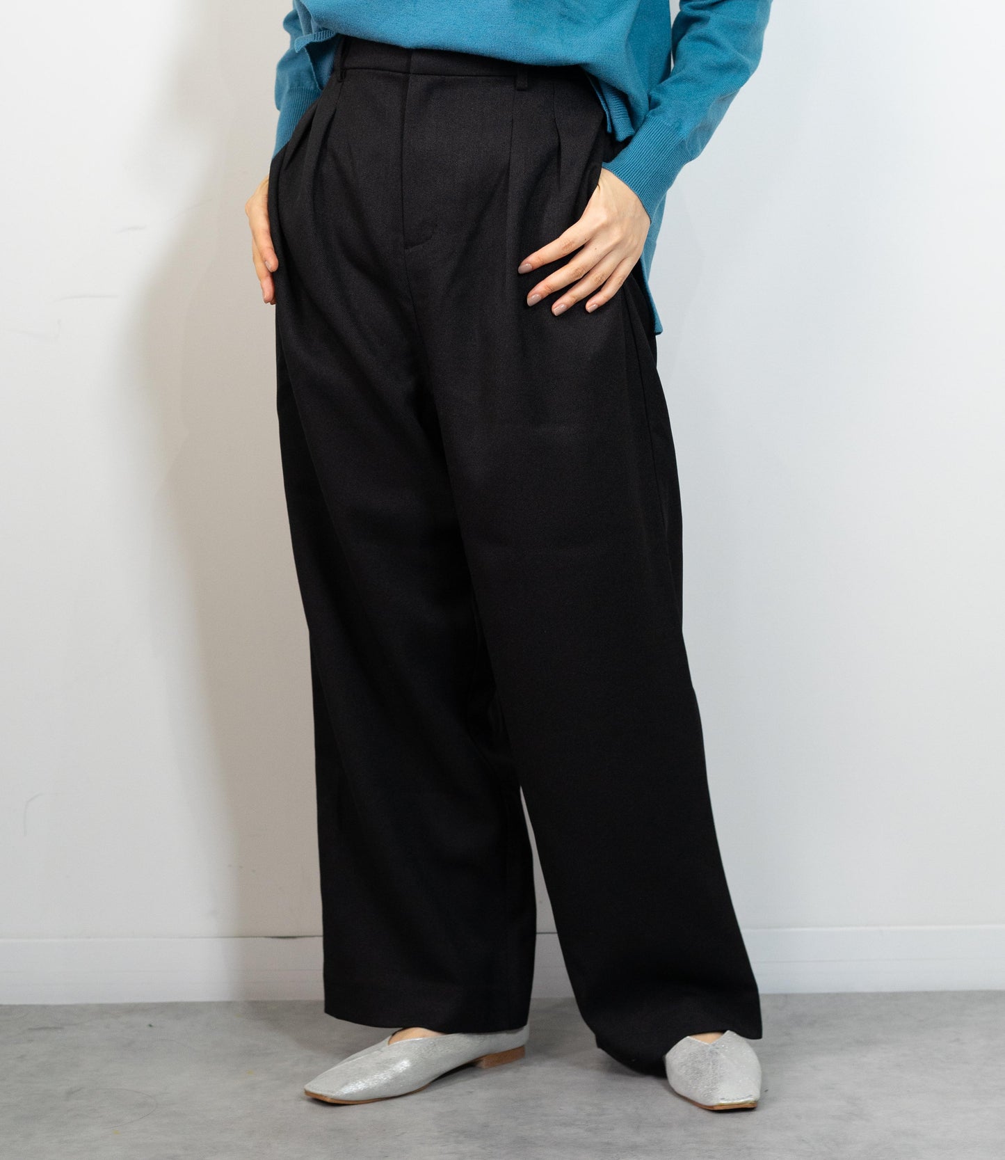 ワイドストレートパンツ