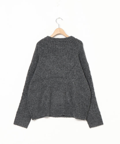 ケーブルニット