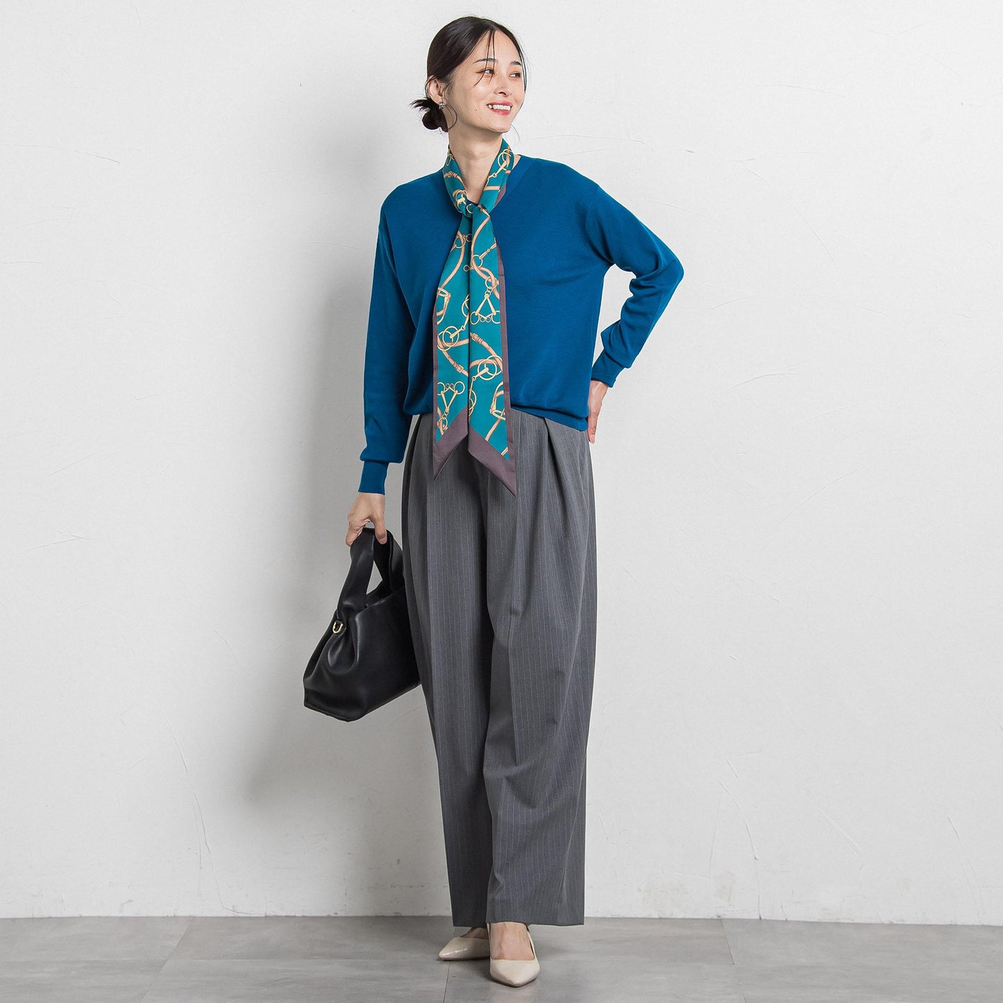 Brisbane Vネックニットプルオーバー≪11号あり≫