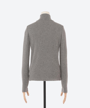 ソフトタッチタートルネックニット