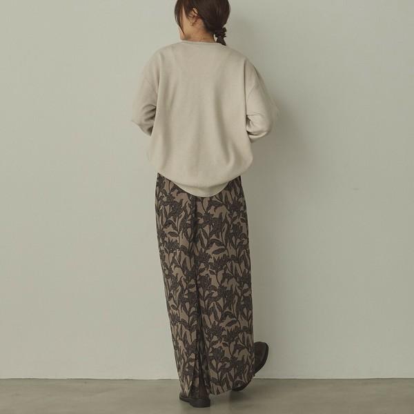 やわもちクルーネックニット