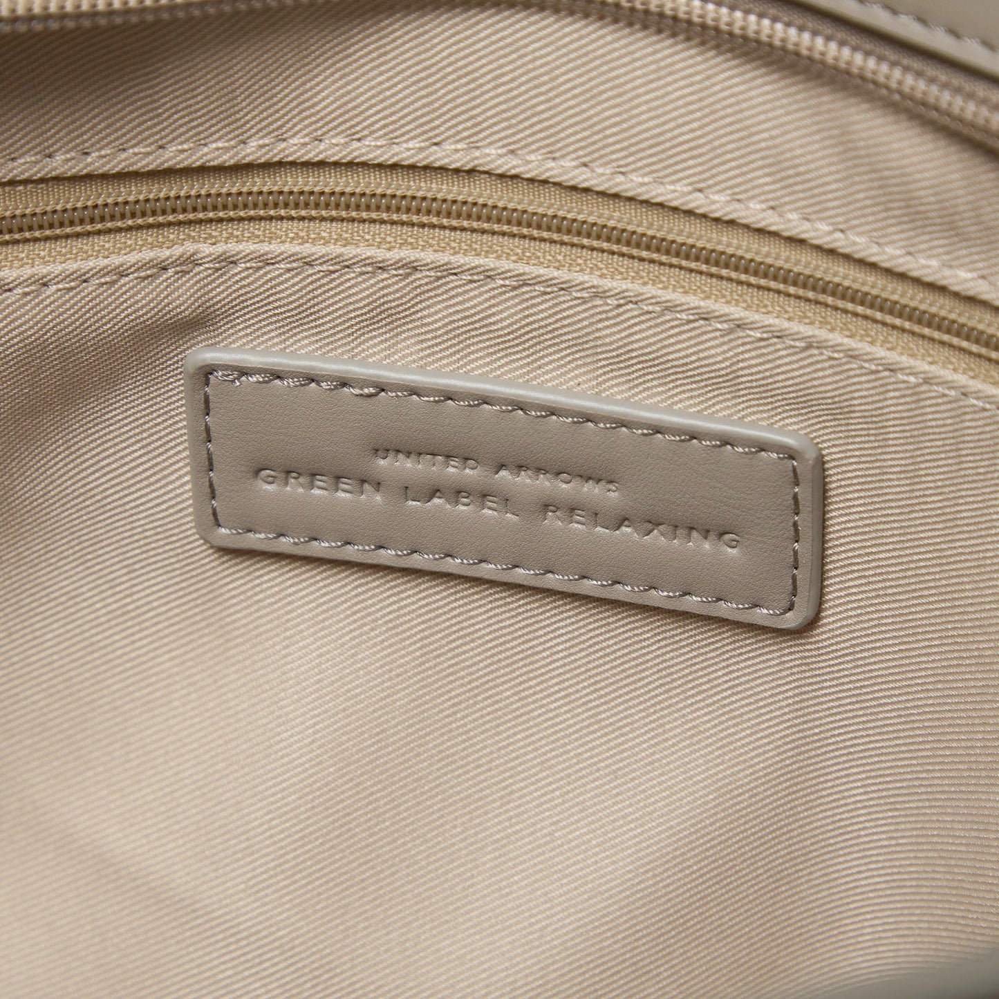 【WEB限定】2WAYタッセルハンドル A4 トートバッグ / ショルダーバッグ