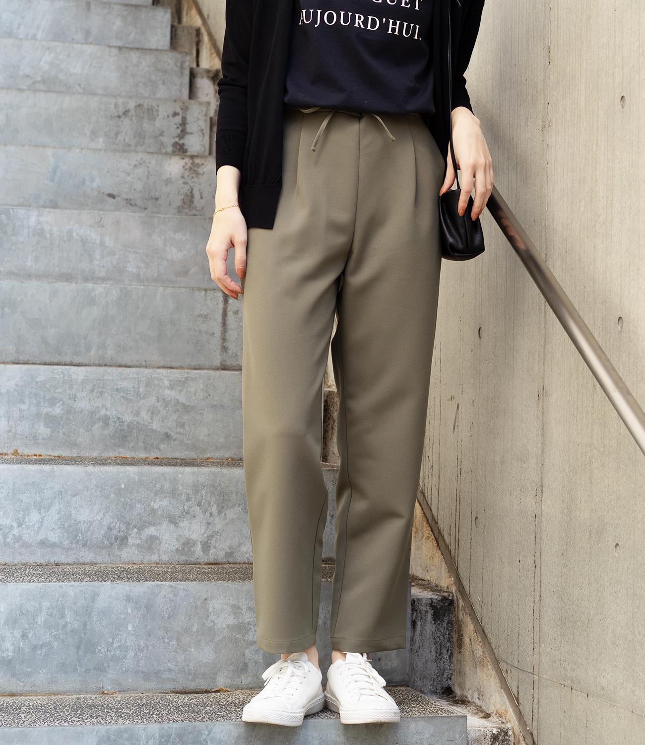 美シルエットテーパードパンツ