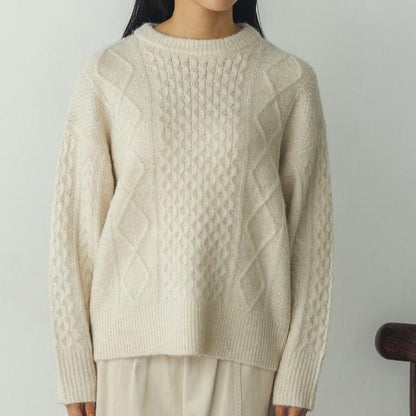 ケーブルニット