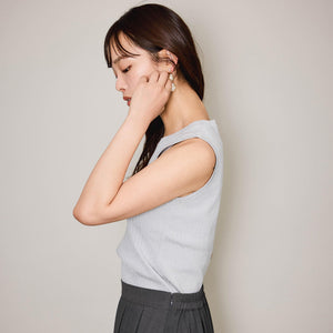 ブライトワイドリブスリーブレスニット≪手洗い可能≫