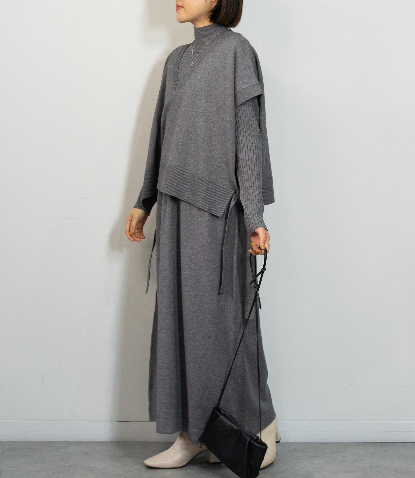 Vネックベストスリムワンピースアンサンブル