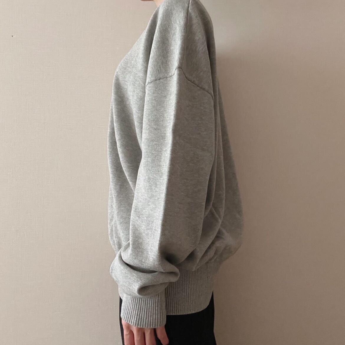 カシミアVネックニット