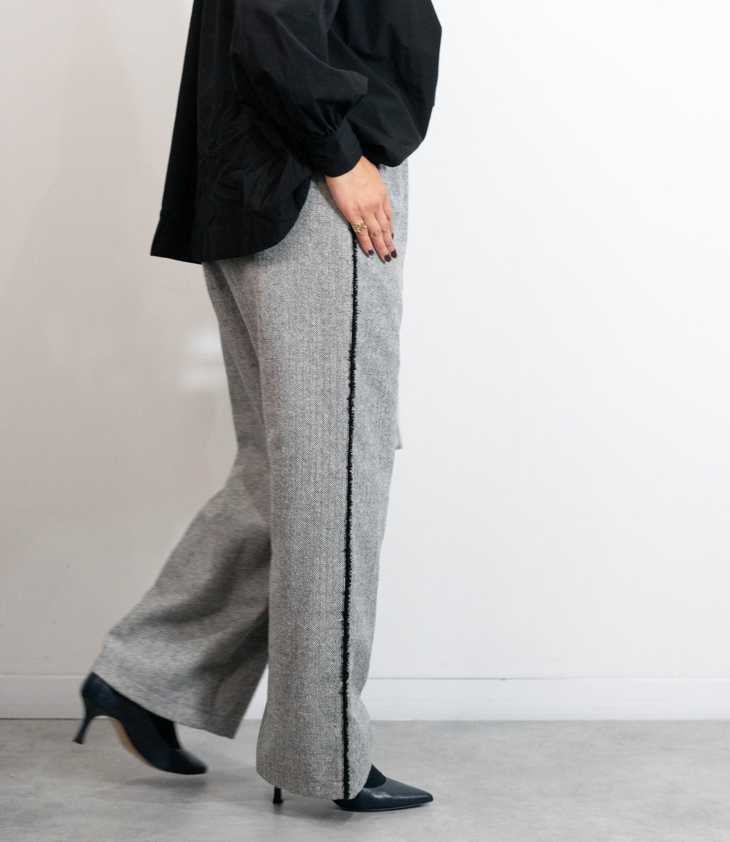 サイドフリンジヘリンボーンパンツ