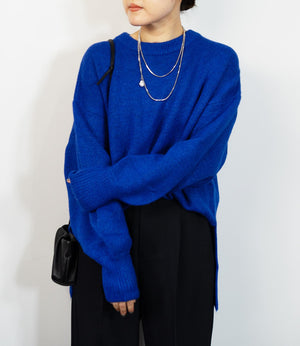 ボクシーオーバークルーネックニット