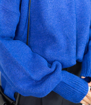 ボクシーオーバークルーネックニット