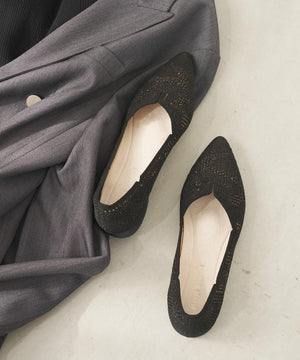 ポインテッド レース パンプス