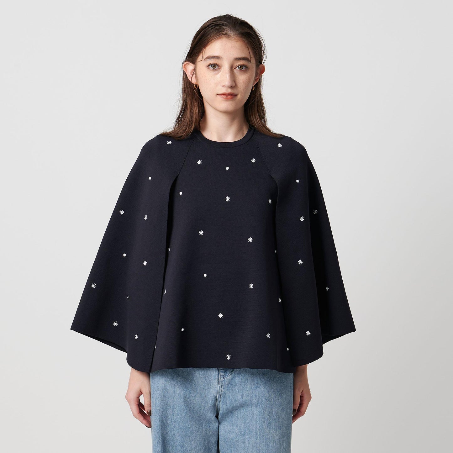 エンブロイダリー フラワー ケープニット ‐ウォッシャブル‐