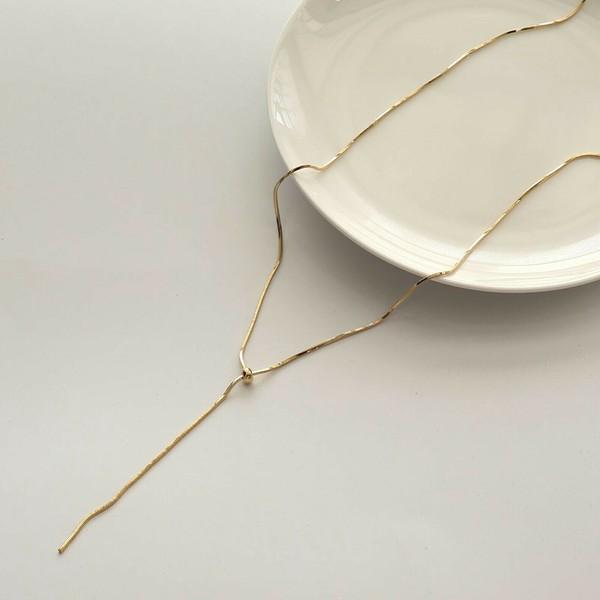 Yシェイプロングネックレス