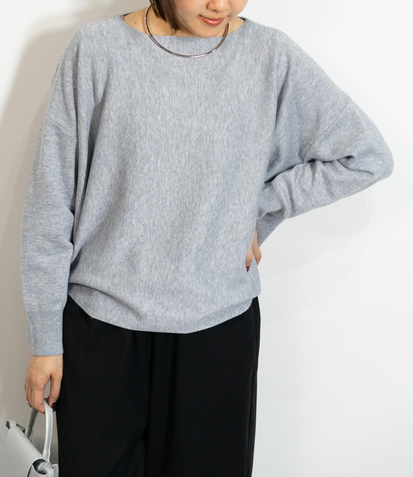 ボートネックラウンドニット