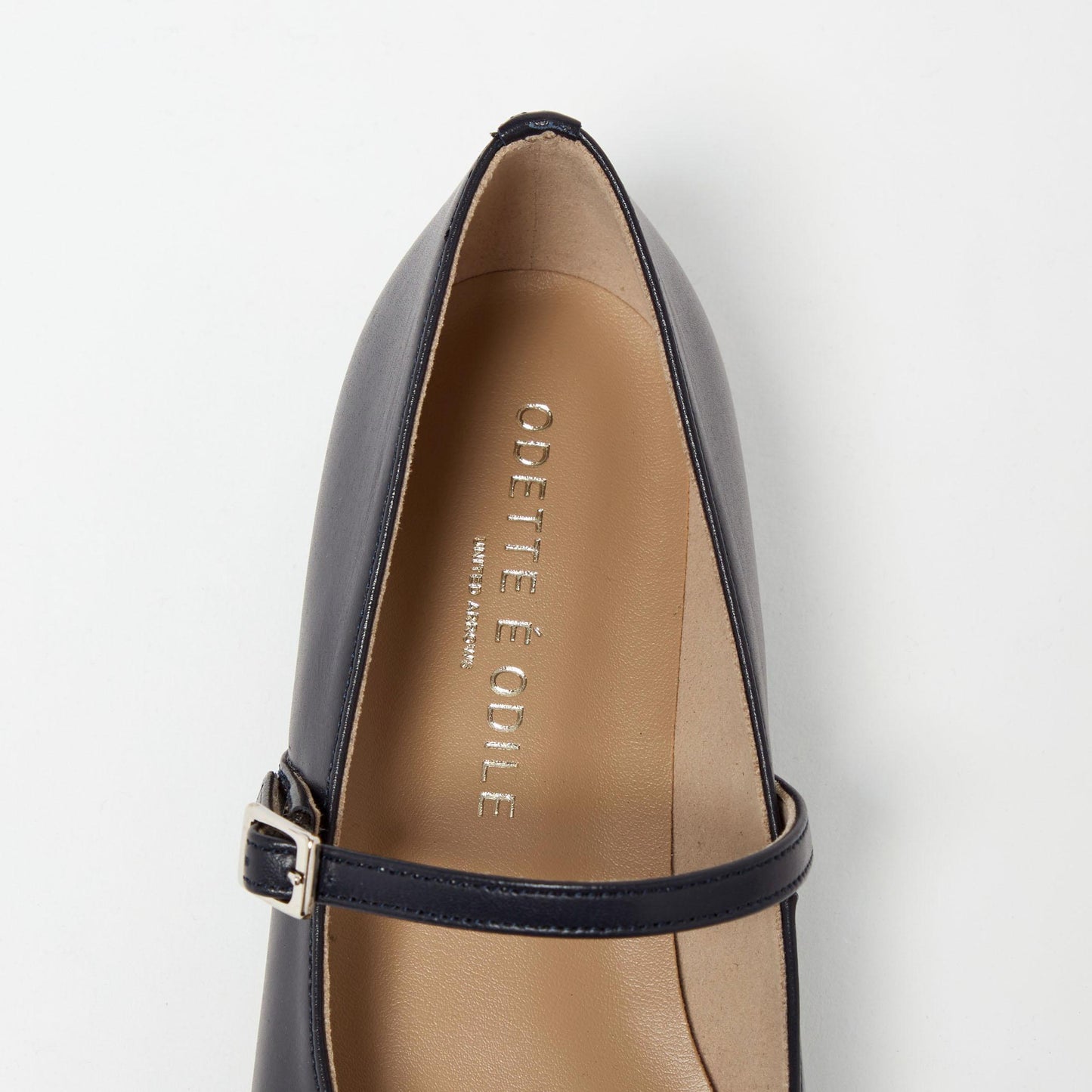 【WEB限定】ポインテッド ストラップ フラット20■↓↑