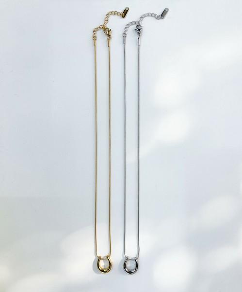 ホースシューアクセントネックレス