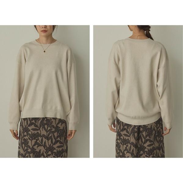 やわもちクルーネックニット