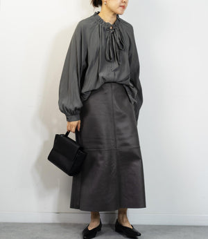 パウダーサテンボウタイブラウス