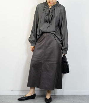 パウダーサテンボウタイブラウス