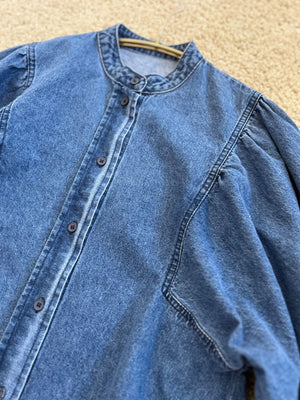 スタンドカラーデニムブラウス