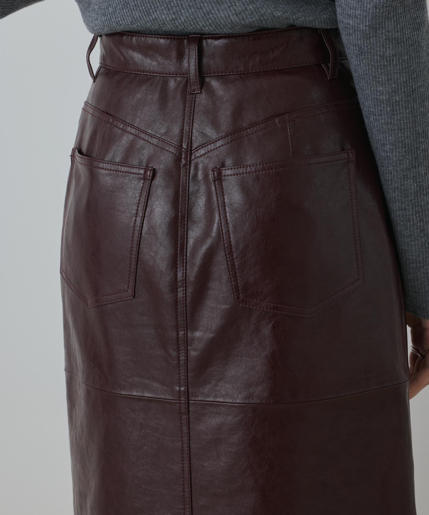 フェイクレザータイトスカート